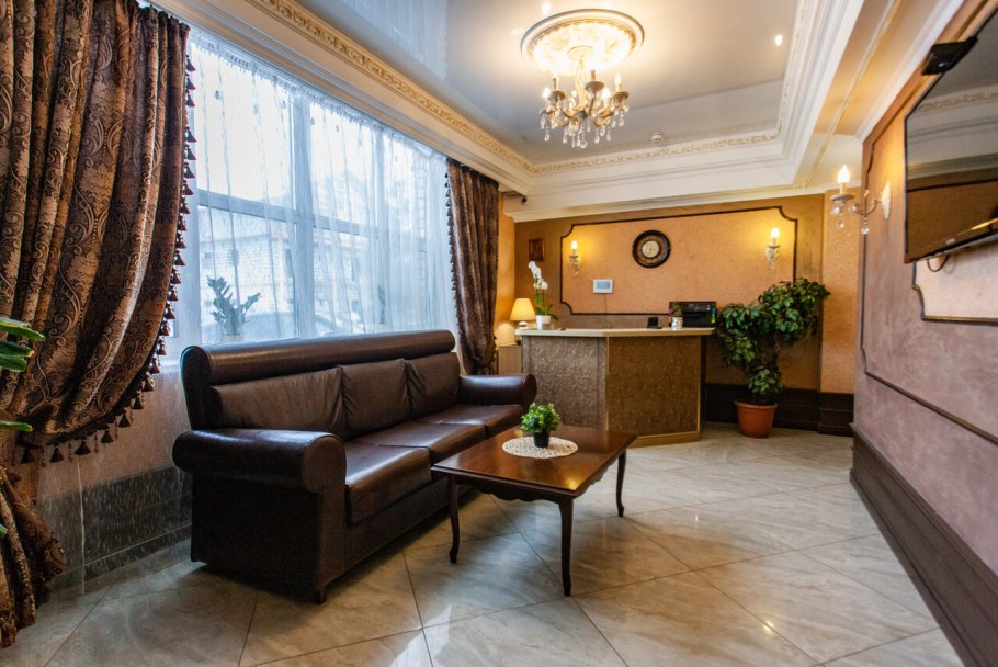 Отель ул Макарова Версаль