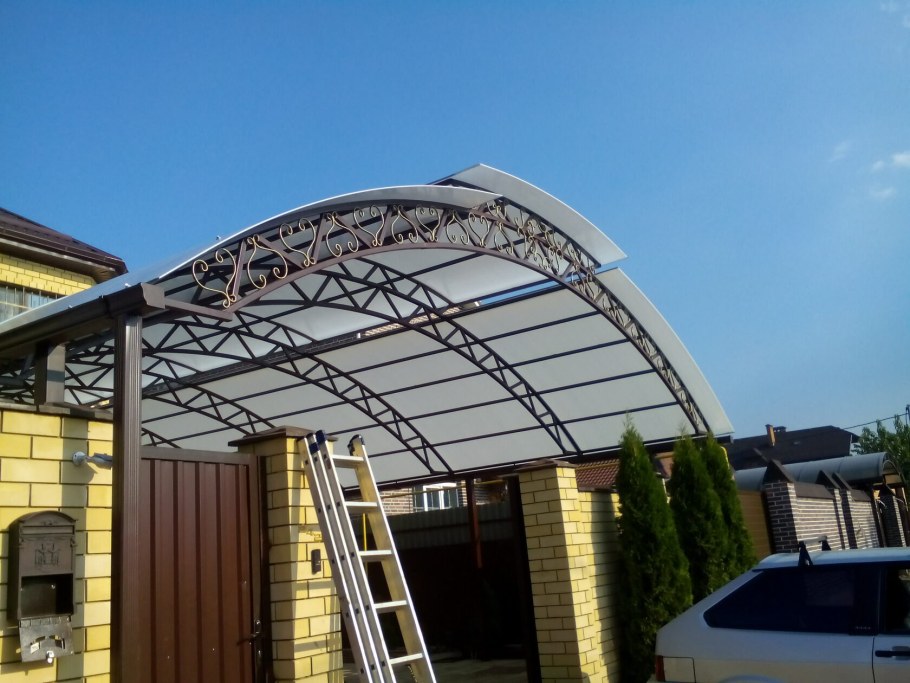 Навес полукруглый из поликарбоната