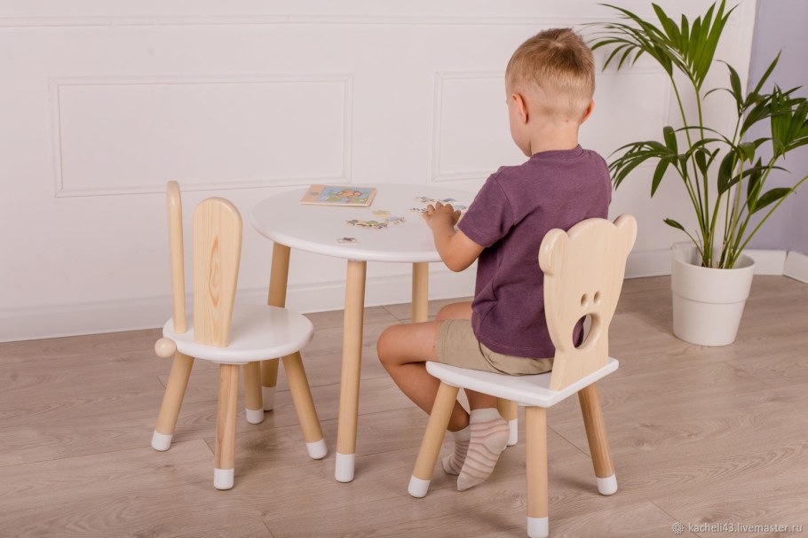 Детские столы и стулья