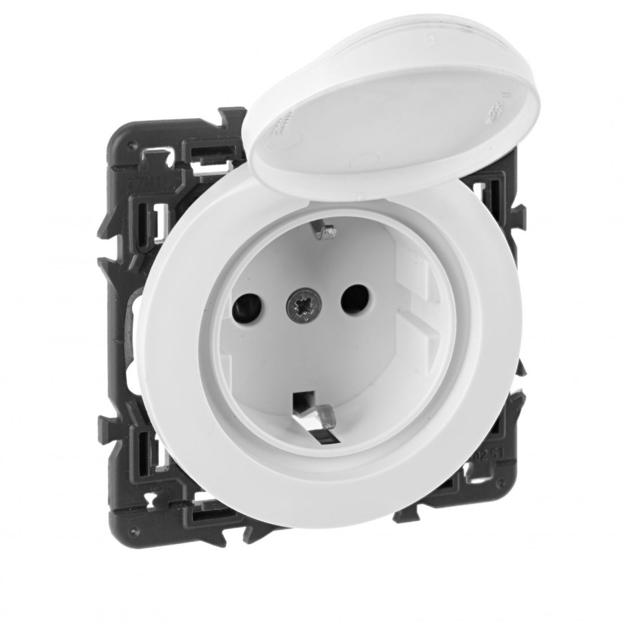 Розетка ip44 влагозащищенная Легранд