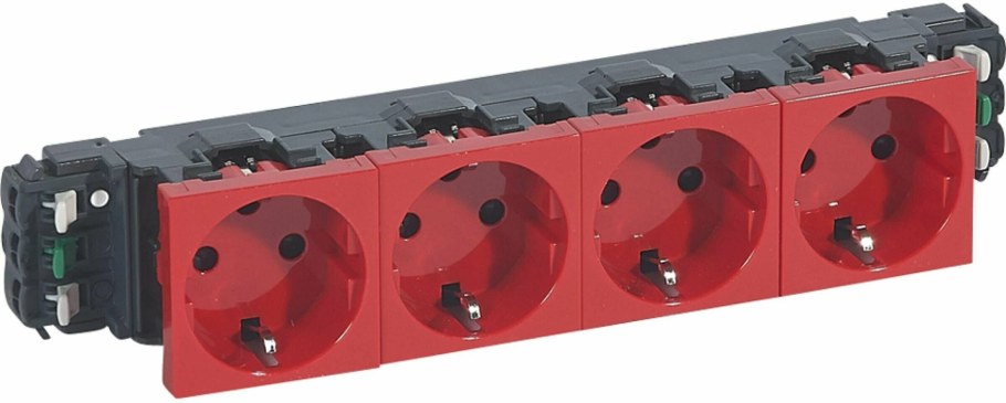 Розетка четырехместная Legrand