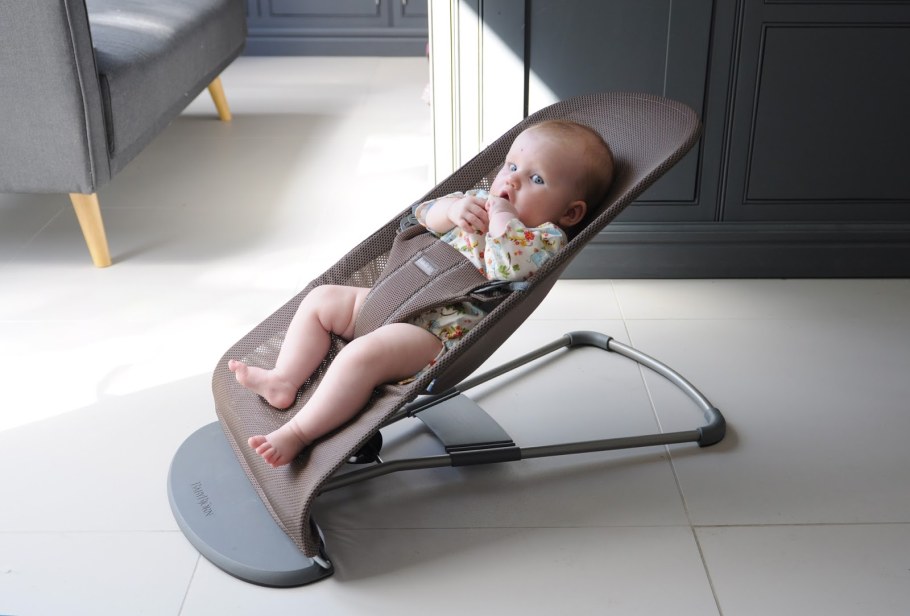 Детский шезлонг для новорожденных BABYBJORN