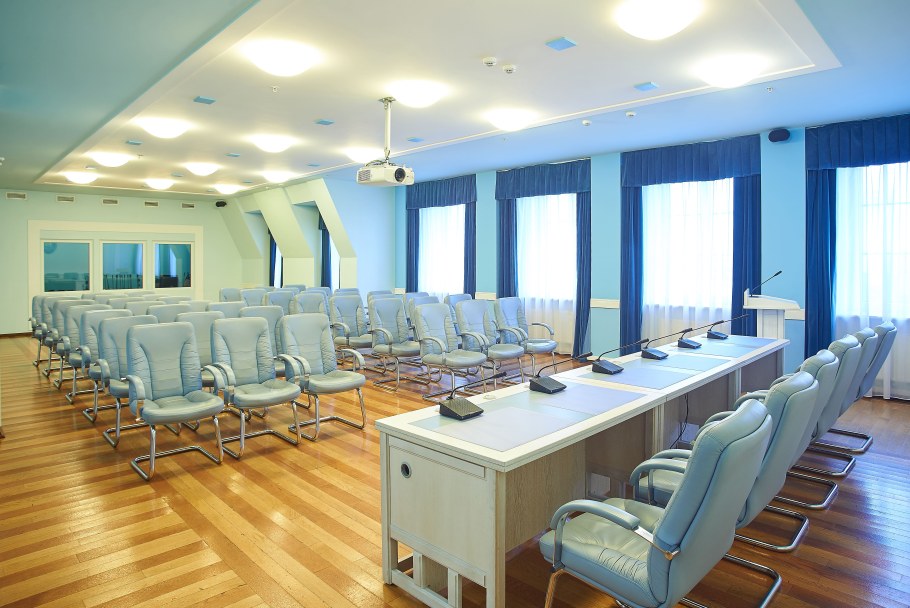 Небольшой конференц зал