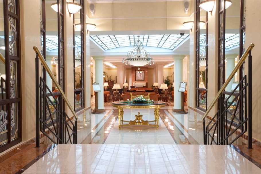 Интерьер отеля 5 звезд Холл