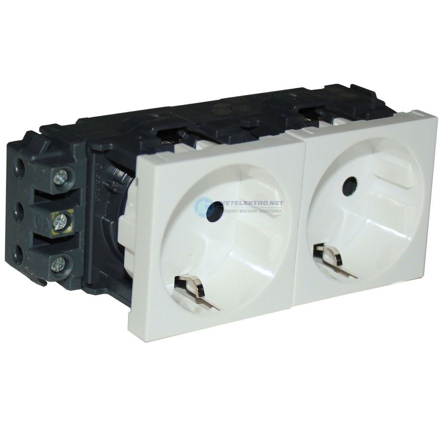 Розетка Mosaic 2-х местная с з/к со шторками Legrand 77602