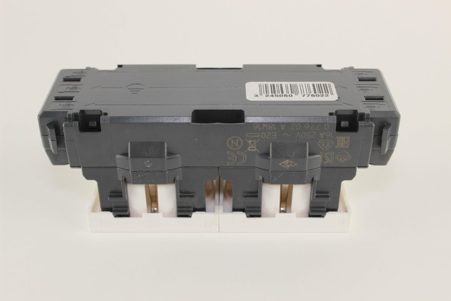 Розетка Mosaic Legrand 76576