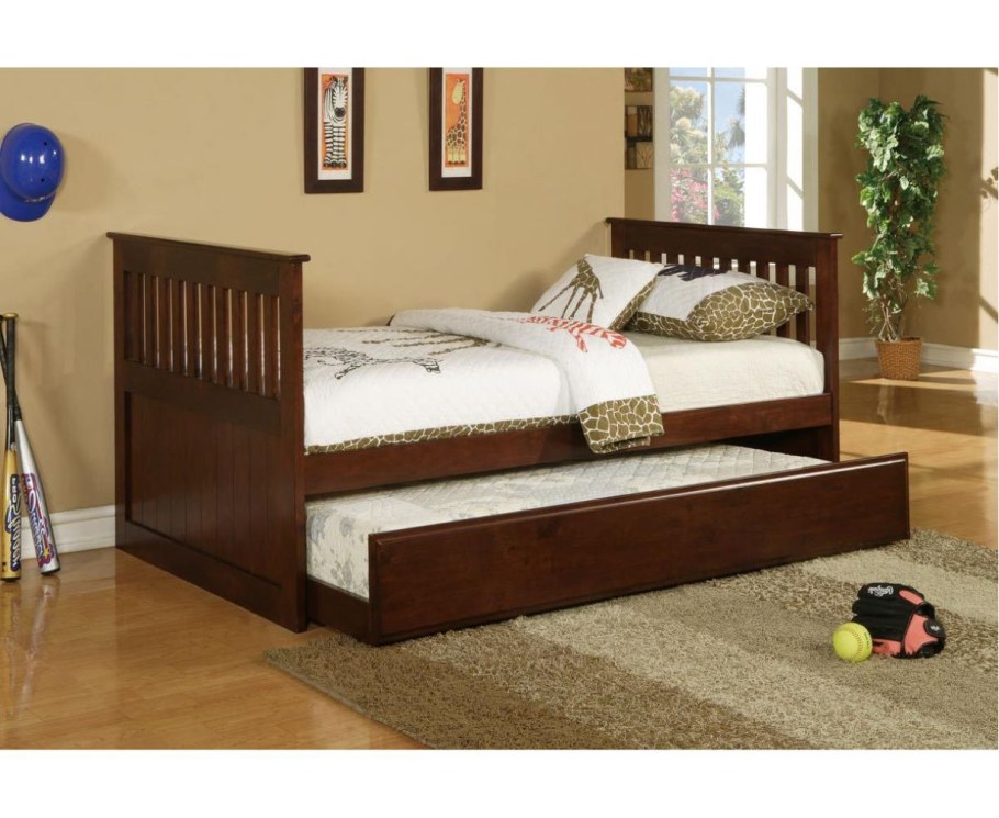 Кровать с выдвижным спальным местом