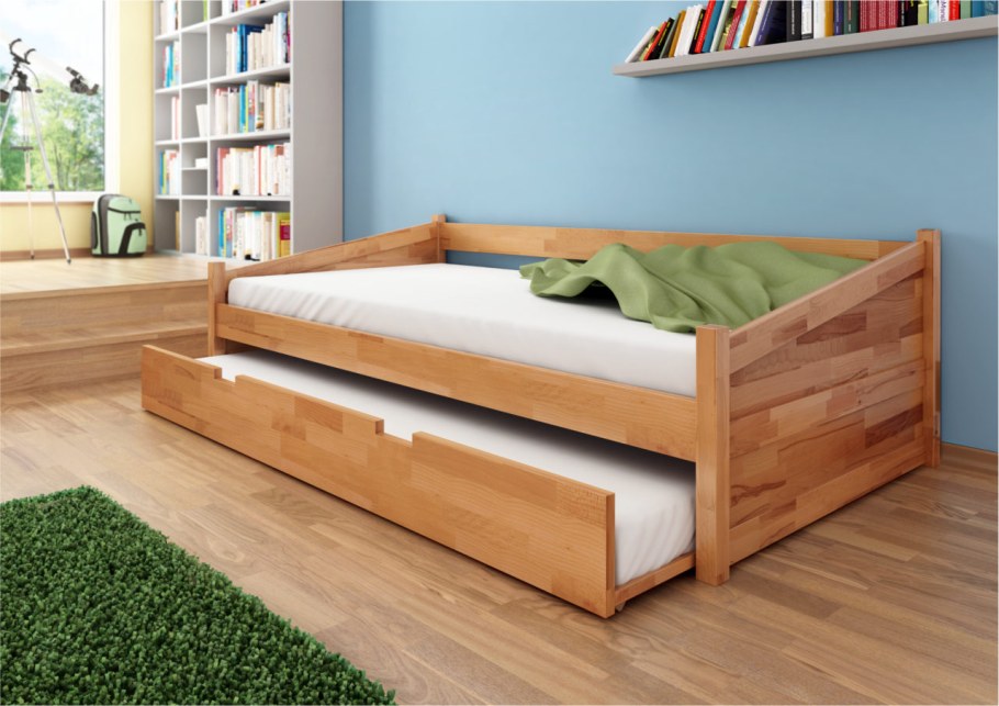 Выдвижная деревянная кровать