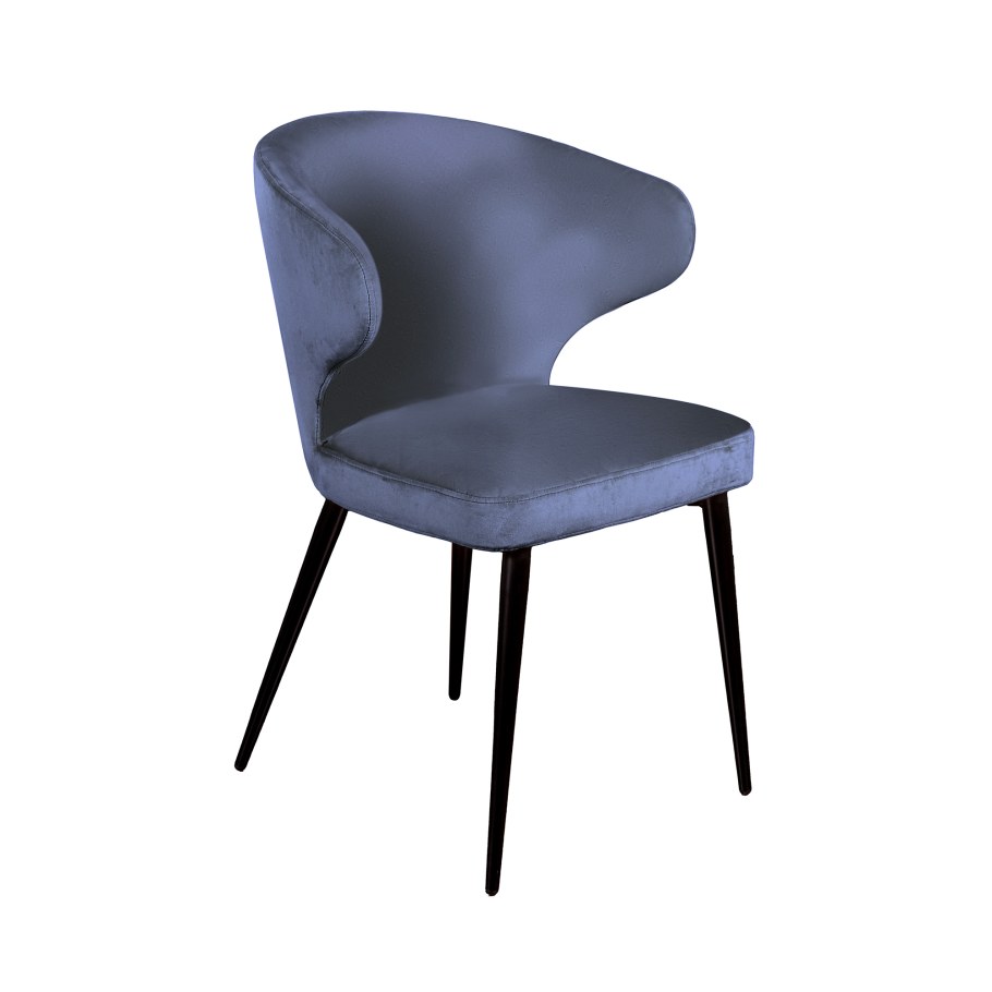 Ариана на стуле