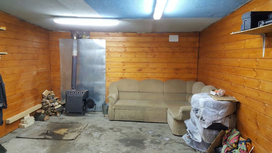 Отделка гаража для отдыха