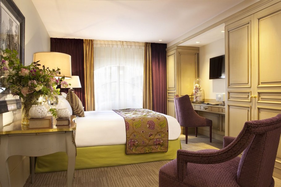 Интерьер гостиничного номера