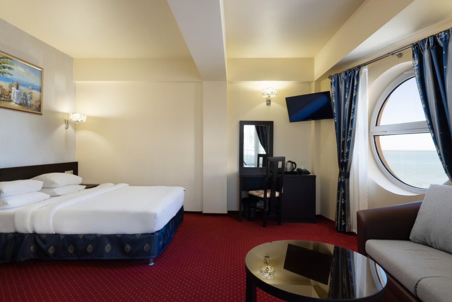 Lazur Beach by Stellar