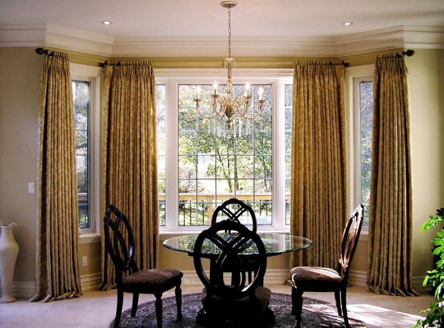 Шторы на окнах в интерьере