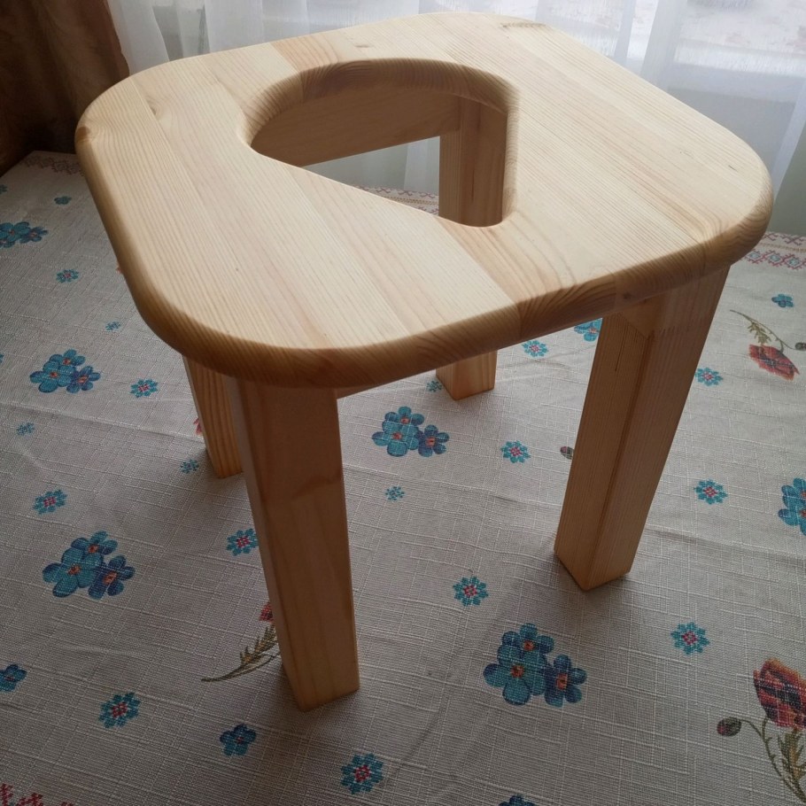 Стульчик для Йонистим