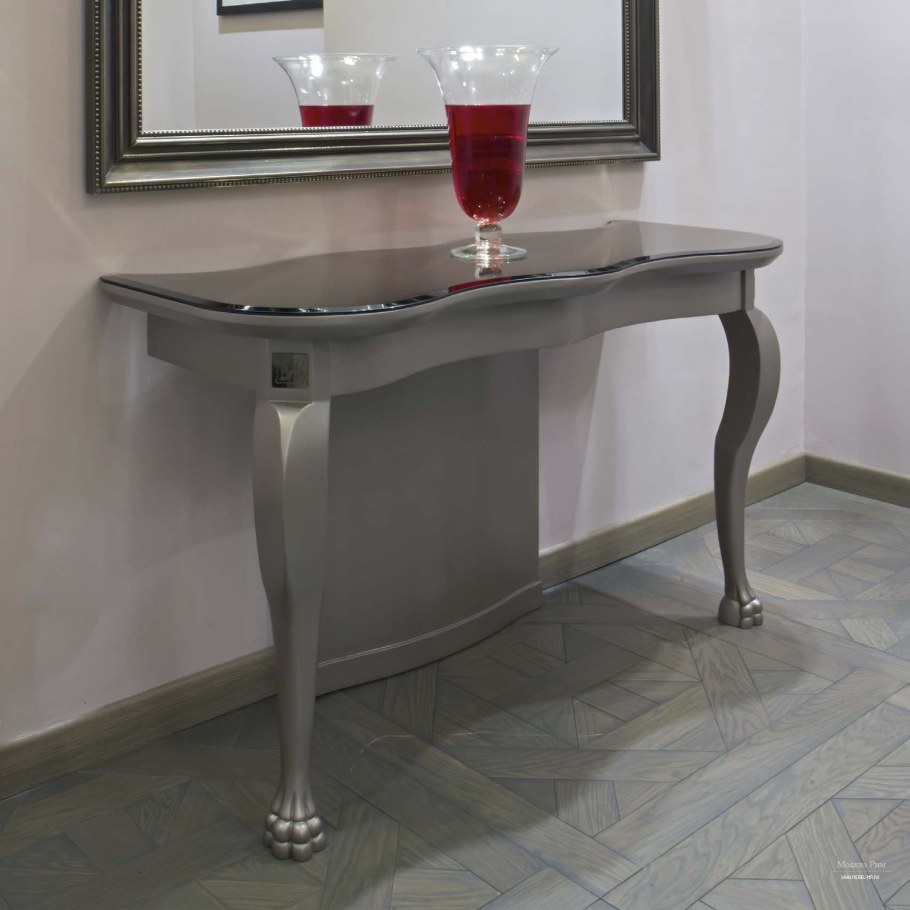 Консольный столик со стеклом