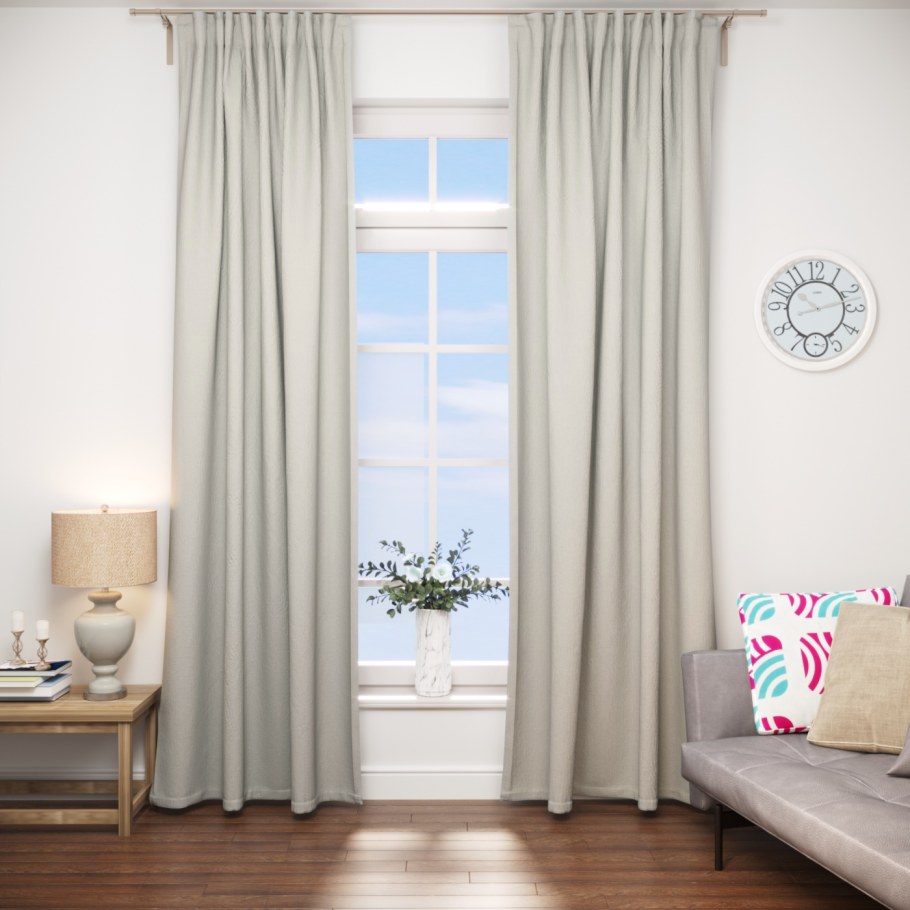 Бежевые шторы в интерьере