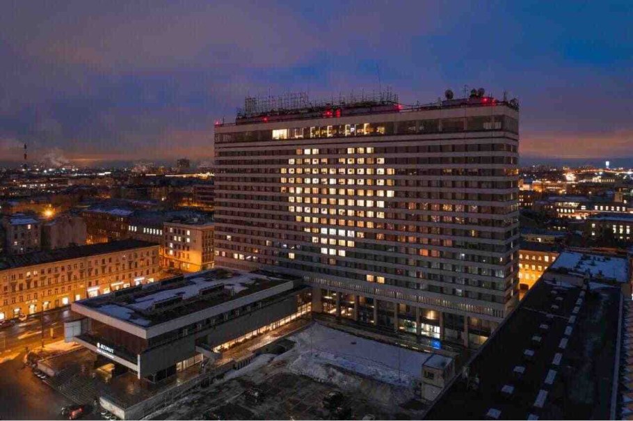 Азимут отель Смоленская зажигает сердца