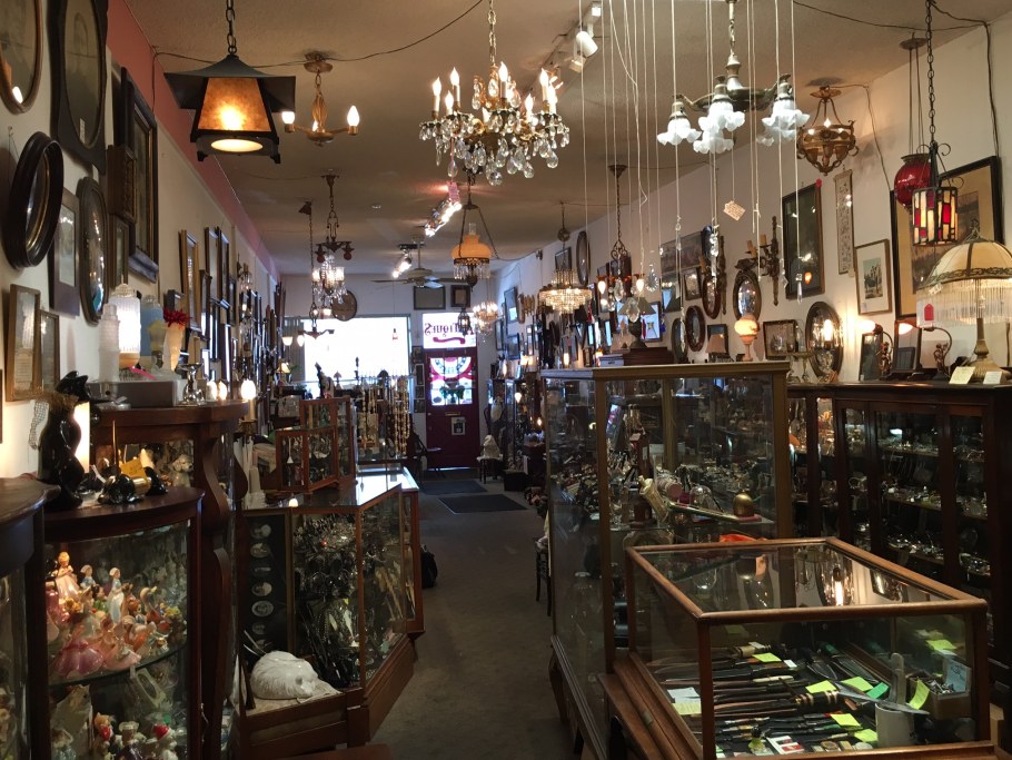 Магазин антиквариата