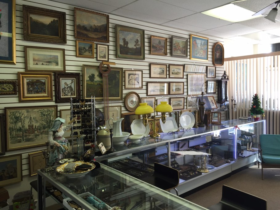 Антиквариатный магазин