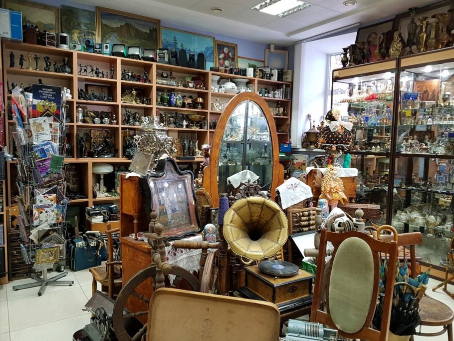 Антикварный магазинчик