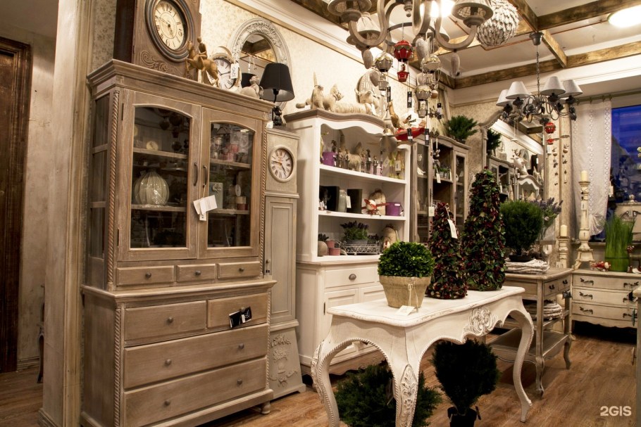 Интерьер магазина Антиквар