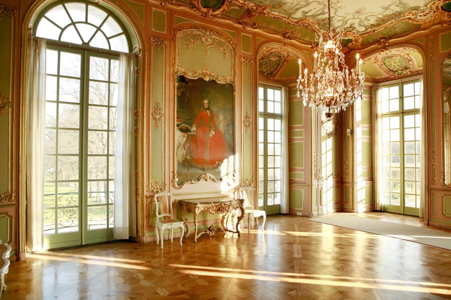 Аугустусбург дворец Рокайль