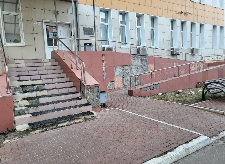 Отделения перинатального центра на улице клинической.