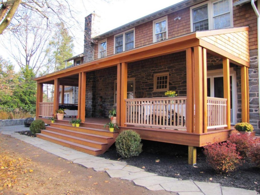 Крыльцо совмещенное с террасой