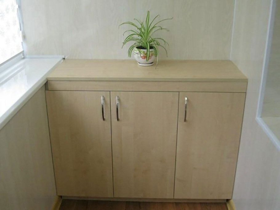 Шкаф-тумба на балкон