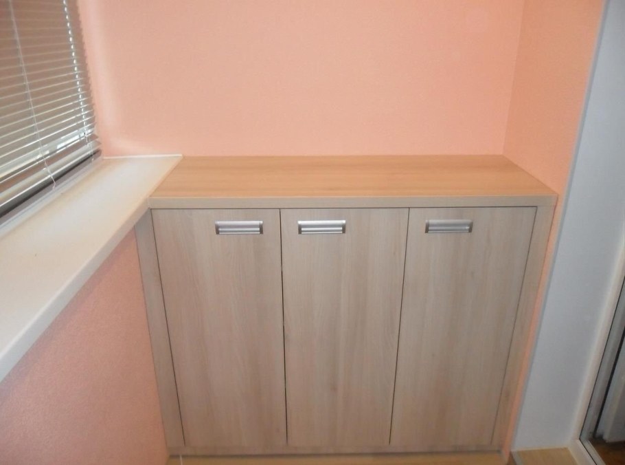 Шкаф-тумба на балкон