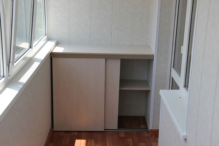 Тумба на балкон