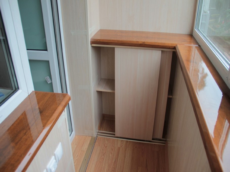 Тумба на балкон