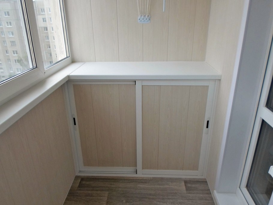 Встроенная тумба на балкон