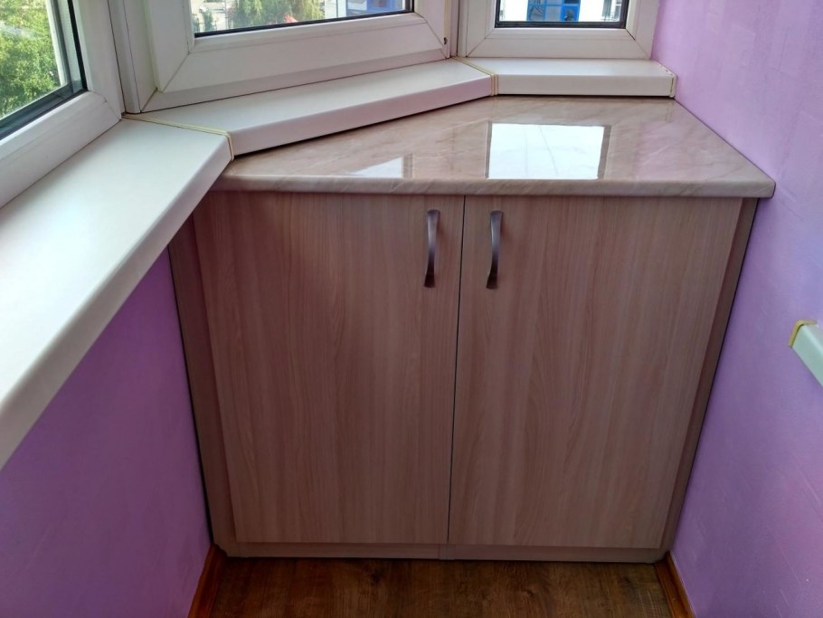 Тумба на балкон