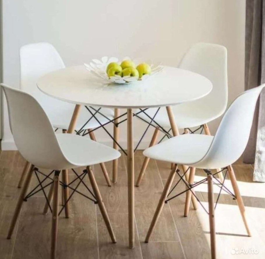 Стол Eames DSW 70 см