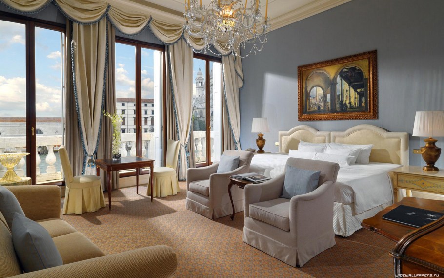 Отель в европейском стиле