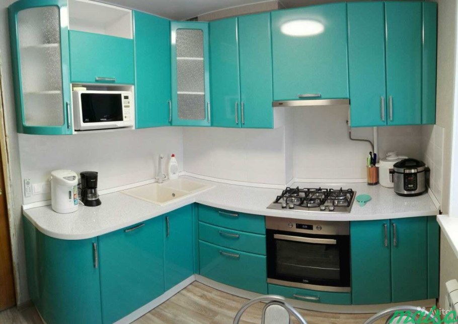 Кухня угловая бирюзовая