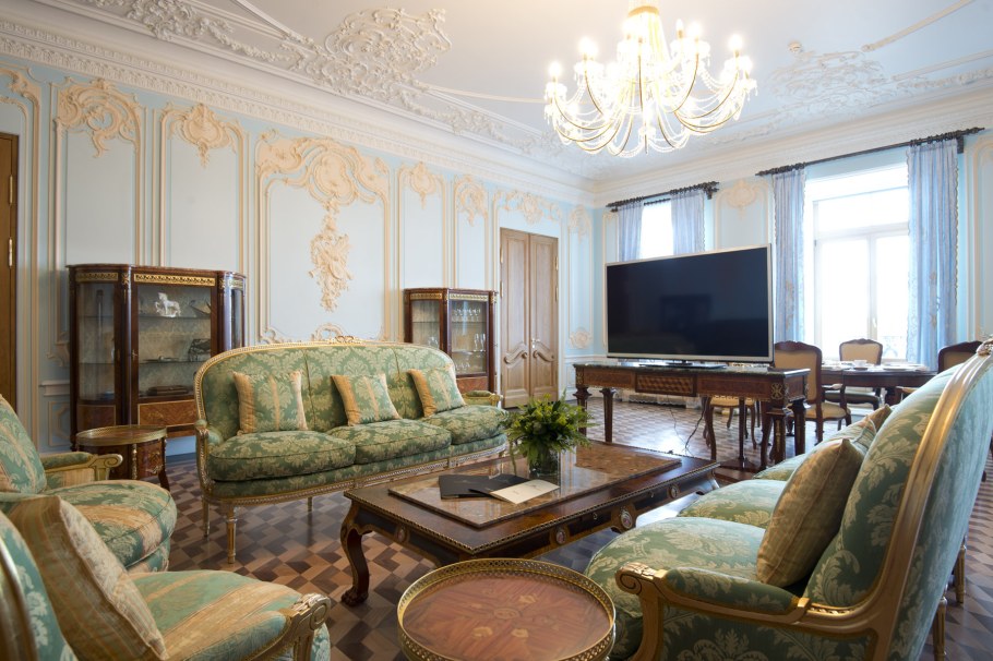 Гостиница дворец Трезини