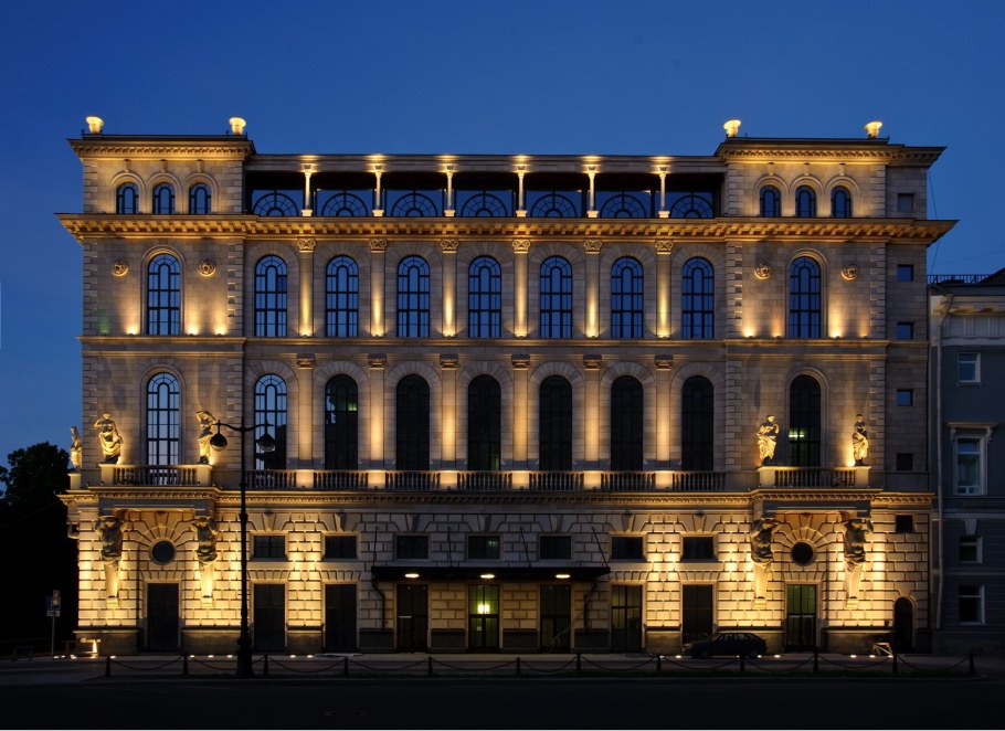 Hotel facade Питер