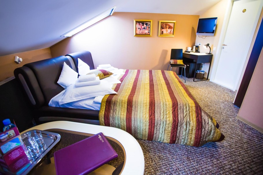 13 Стульев отель видео номера дупляс Петрозаводск