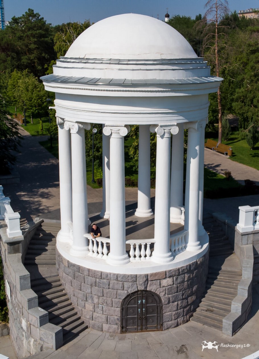 Ротонда на центральной набережной Волгограда