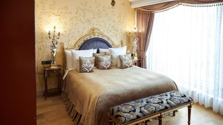 Пятизвездочный бутик-отель «дворец Трезини» в Санкт-Петербурге