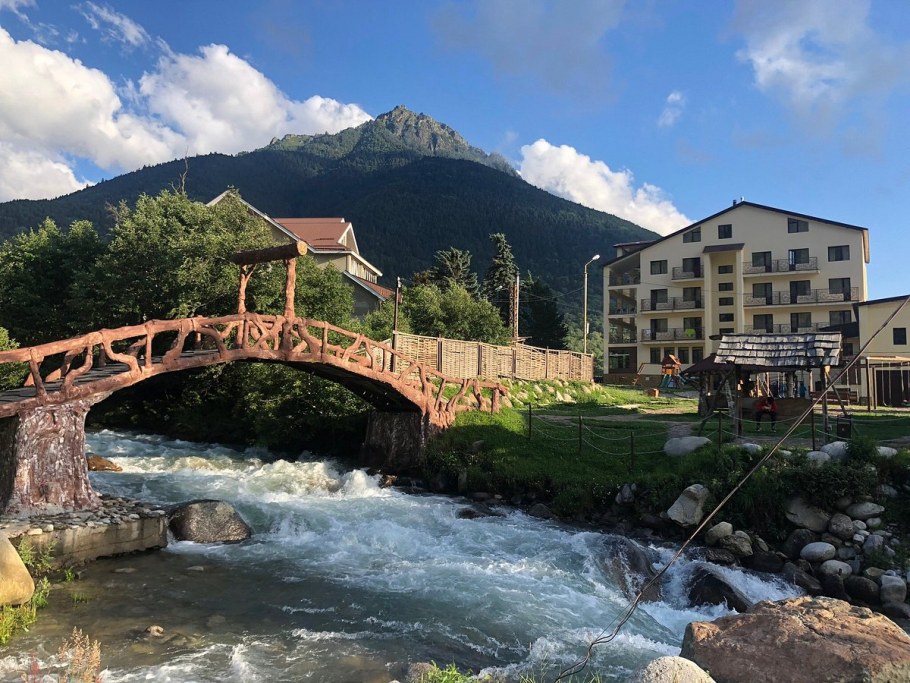 Йети Хаус Домбай