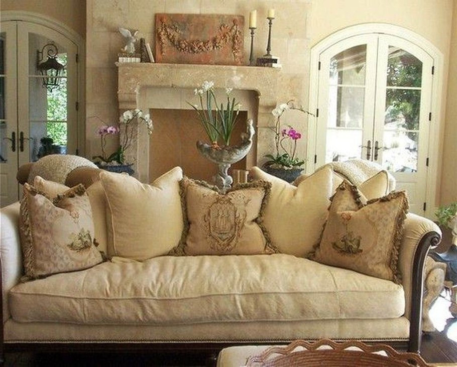 Диван в стиле Прованс в интерьере