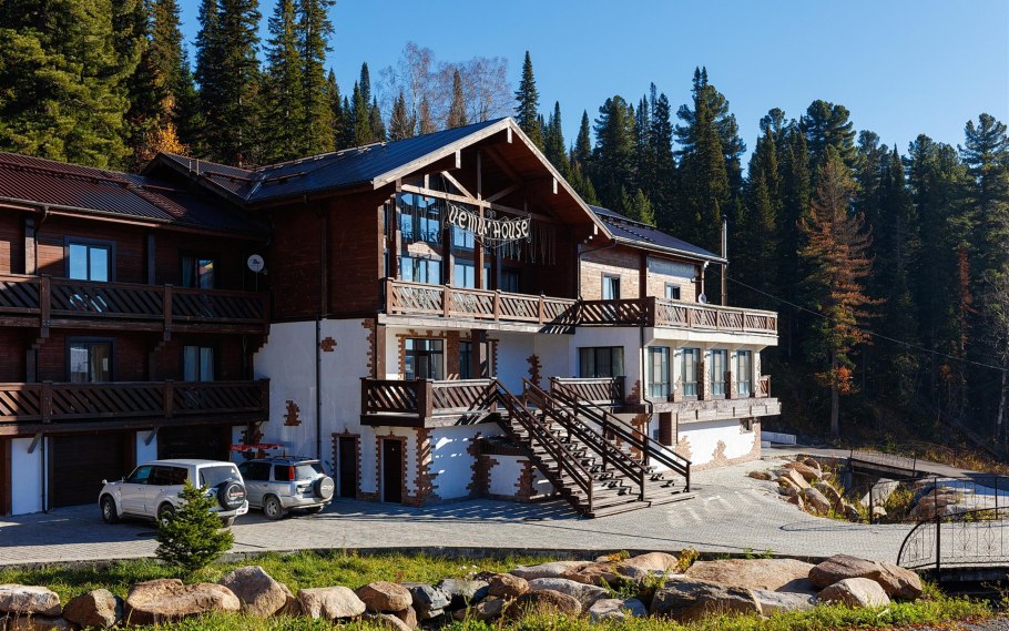 Етти Хаус Шерегеш