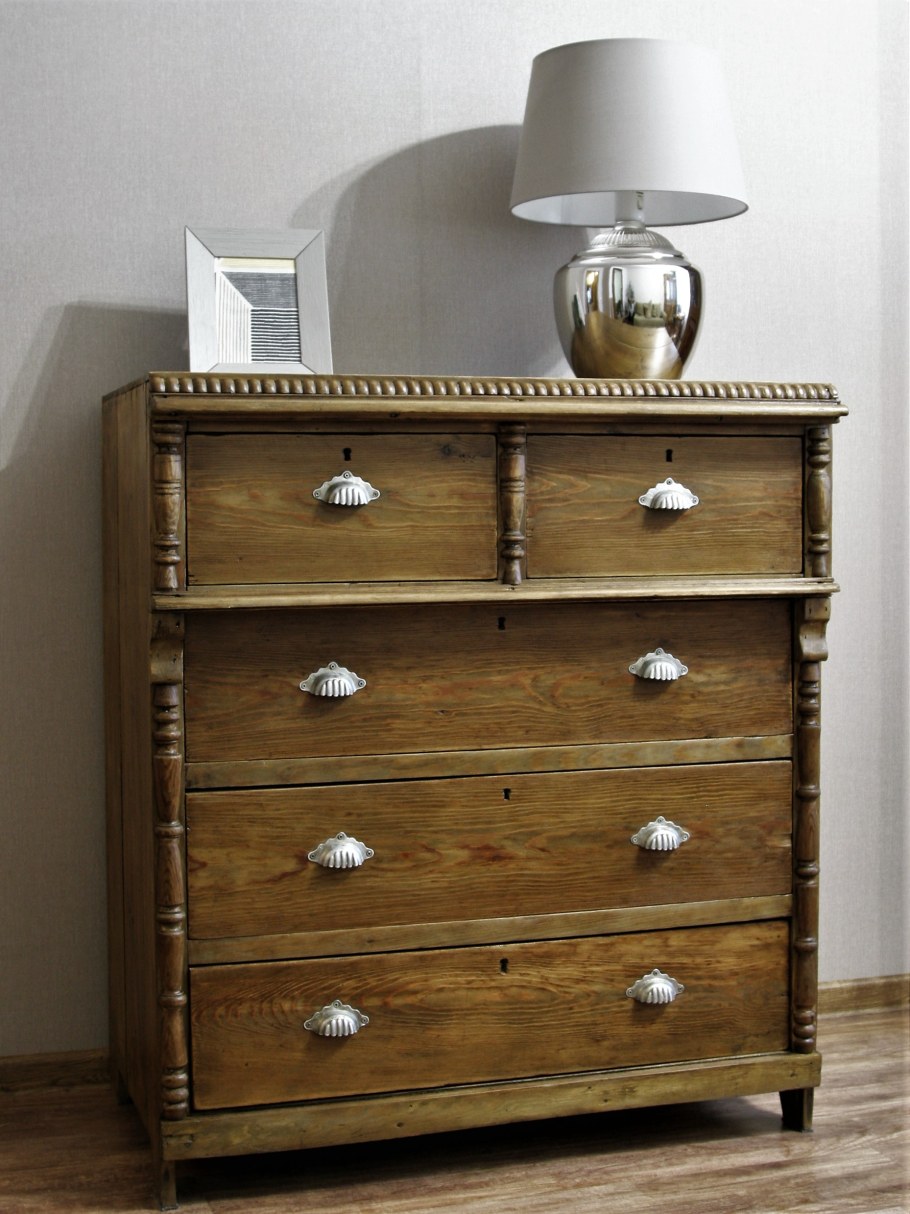 Старинный комод