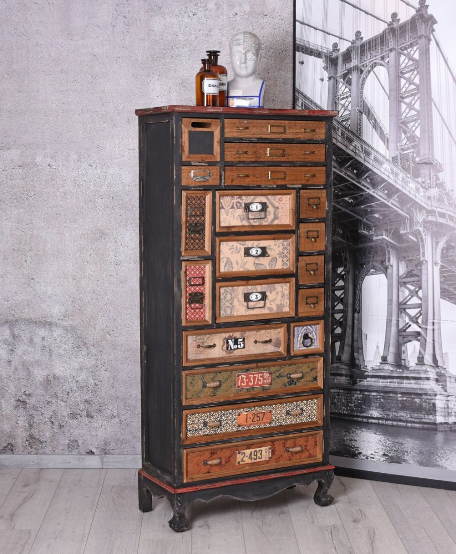 Комод в винтажном стиле