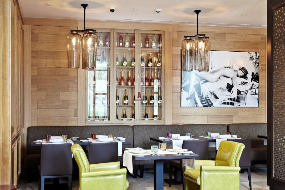 Ниши в ресторане