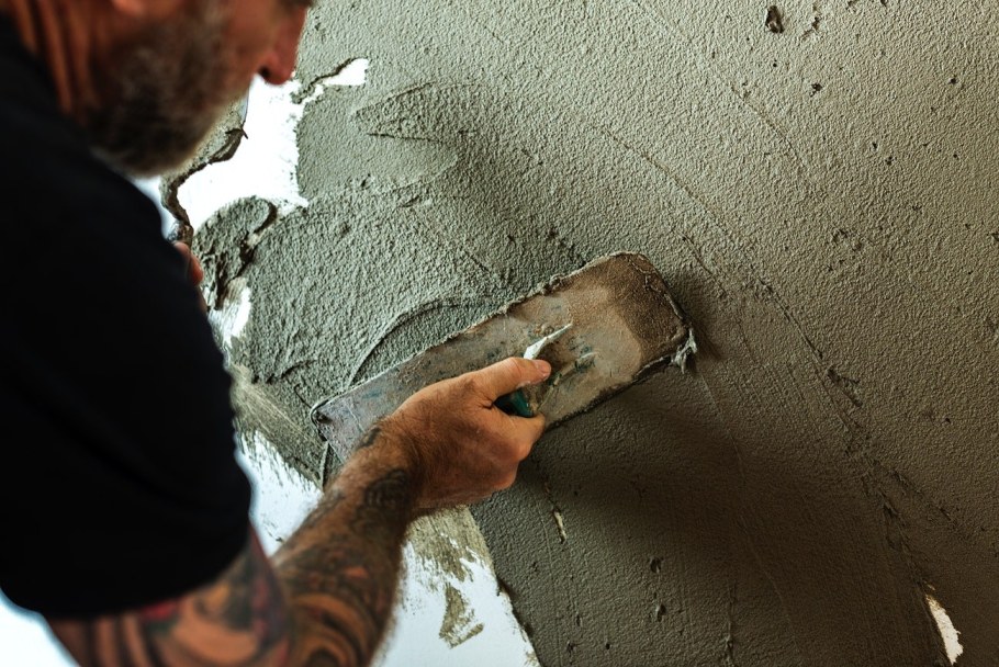 Стена из штукатурки бетон