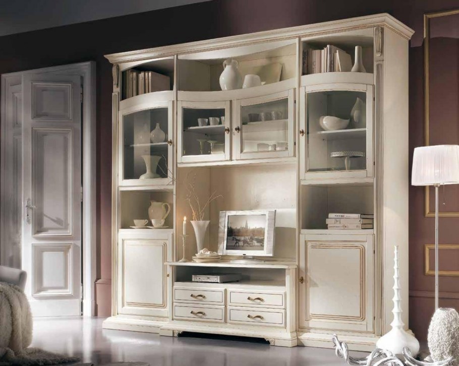 Итальянская стенка риомбини 1762 из массива